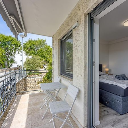 Adites Hotel Драмал Екстериор снимка