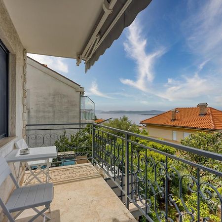 Adites Hotel Драмал Екстериор снимка