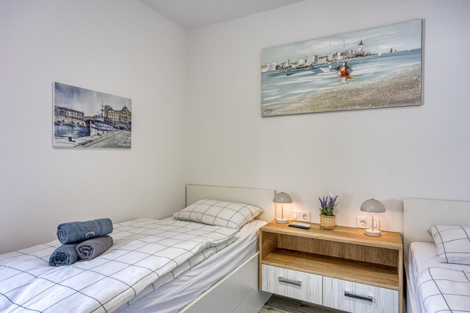 Adites Hotel Драмал Екстериор снимка