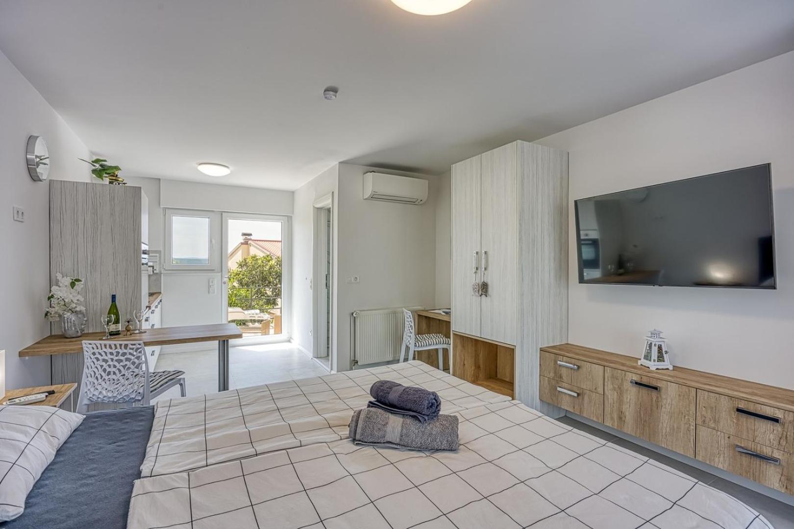 Adites Hotel Драмал Екстериор снимка