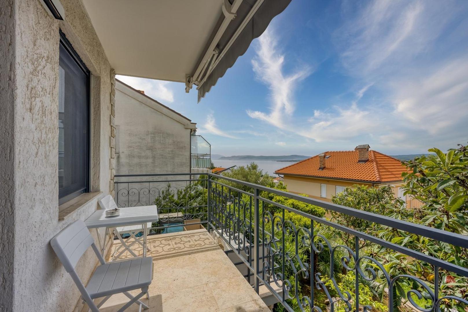 Adites Hotel Драмал Екстериор снимка